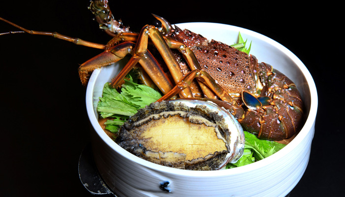 伊勢海老と鮑のせいろ蒸し